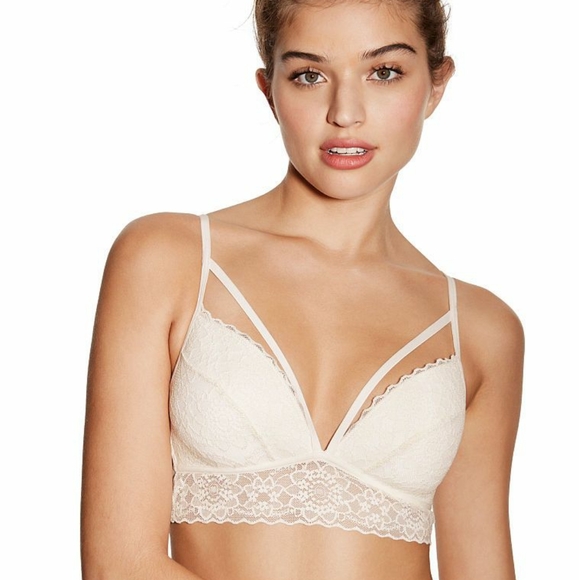 PINK Victoria's Secret Other - PINK Victoria's Secret Lightly Lined Lace Bralette